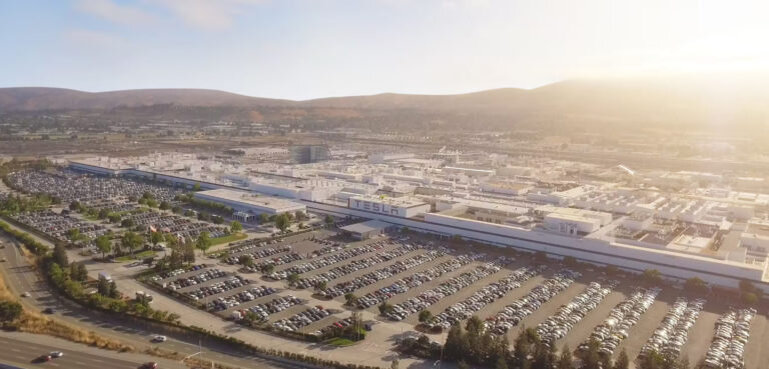 Завод Tesla во Фримонте