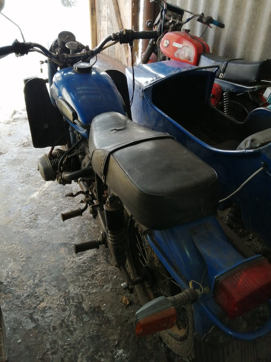 Осмотр мотоцикла перед покупкой.