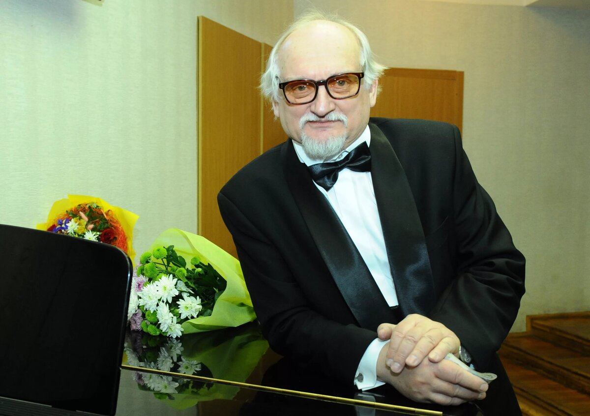 Геннадий Гладков. Автор музыки к популярным кино- и телефильмам, мультфильмам и мюзиклам.