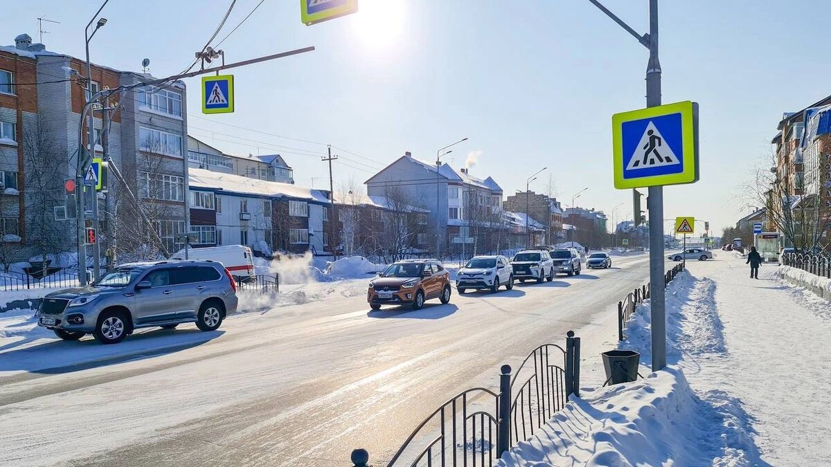 В Тарко-Сале реконструируют одну из центральных дорог | Время Новостей |  Дзен