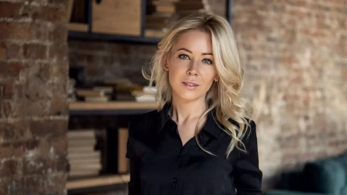     Тюменская школьница решилась на свою первую татуировку с надписью «Сделано в России». Фотография руки девочки появилась в телеграм-канале «Екатерина Мизулина — Тюмень»