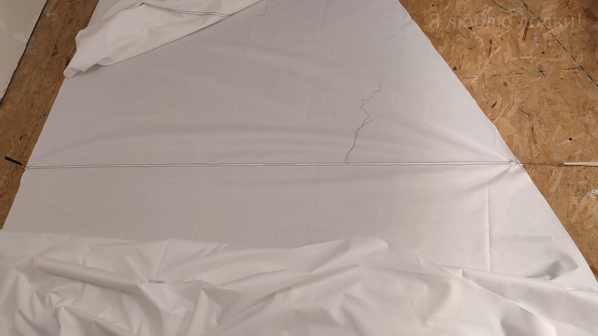 Парус растянут по шву в течение суток (галерея фото)