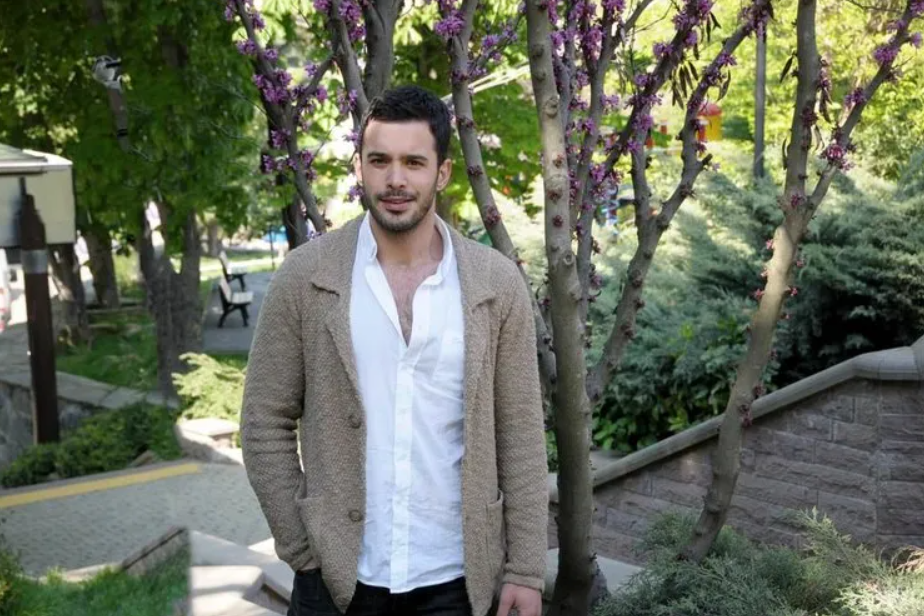     Барыш Ардуч: биография турецкого актёра, личная жизнь, интересные факты