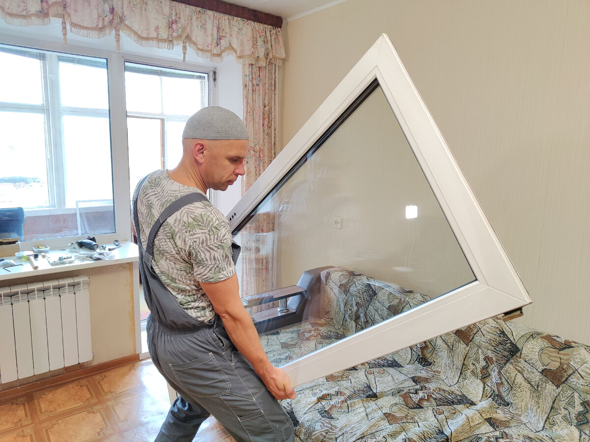 И я не только ручку поднимаю, сидя в офисе за столом. А кое что и потяжелее!