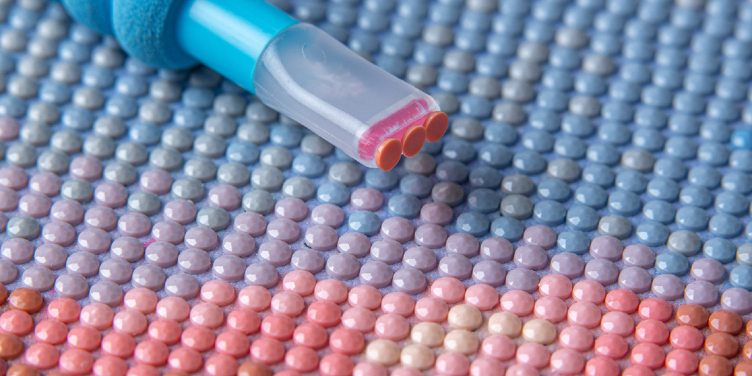 Польза творчества: выкладка алмазной мозаики