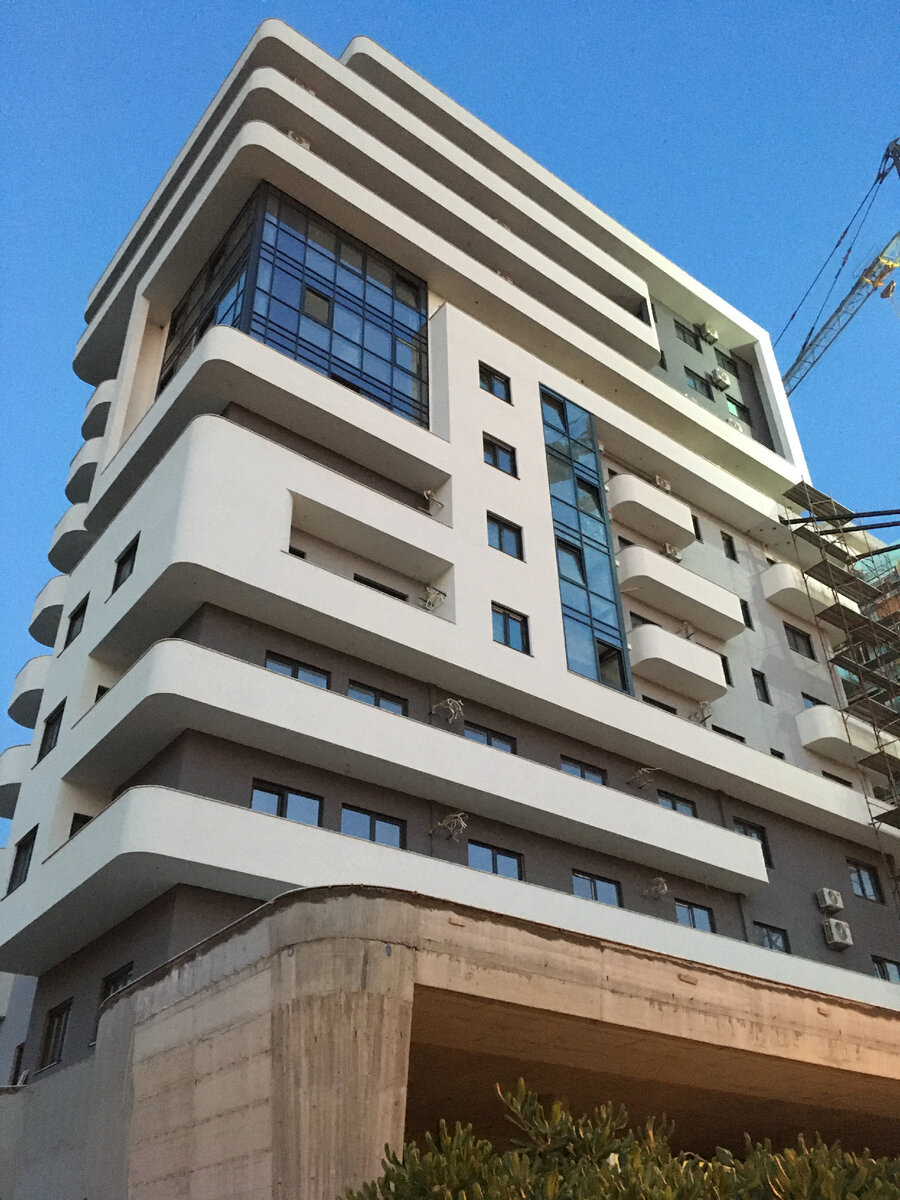 Комплекс Twin House, Бар