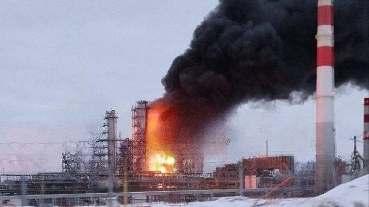 4a1101 дрон. дронов dji. квадрокоптер dji phantom 3. дрон лукойл. спасательный квадрокоптер.