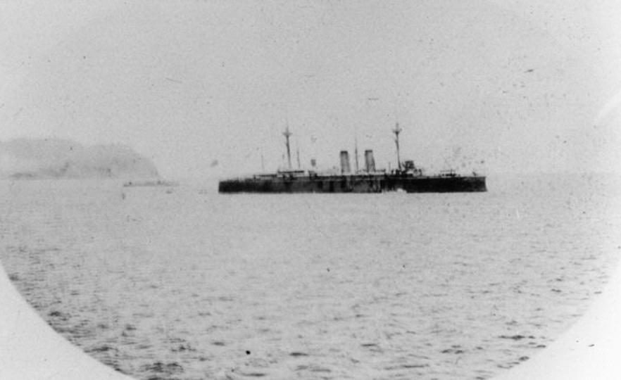 Броненосный крейсер "Адмирал Окендо" на Сент-Винсенте