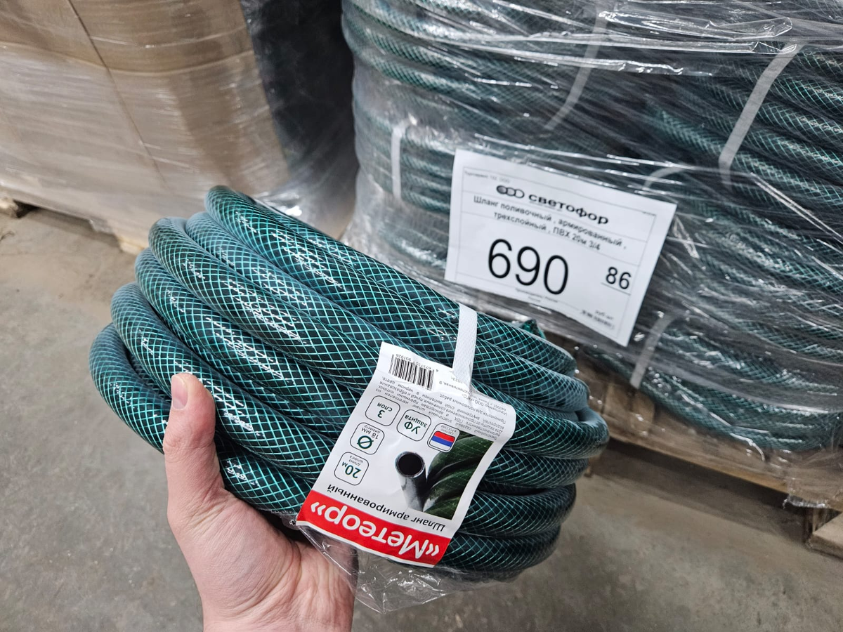 Не знаю, насколько качественный, но недорогой