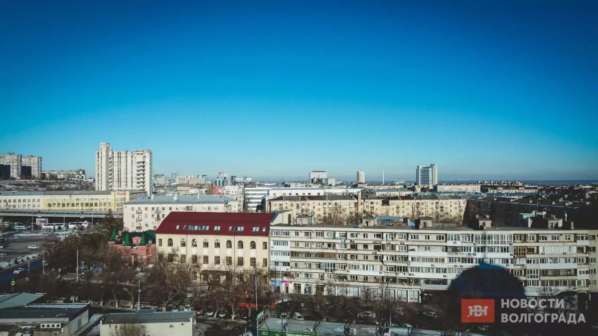     Во вторник, 12 марта, волгоградцы всполошились из-за звуков, похожих на взрывы или выстрелы. При этом никаких происшествий в это время не было.