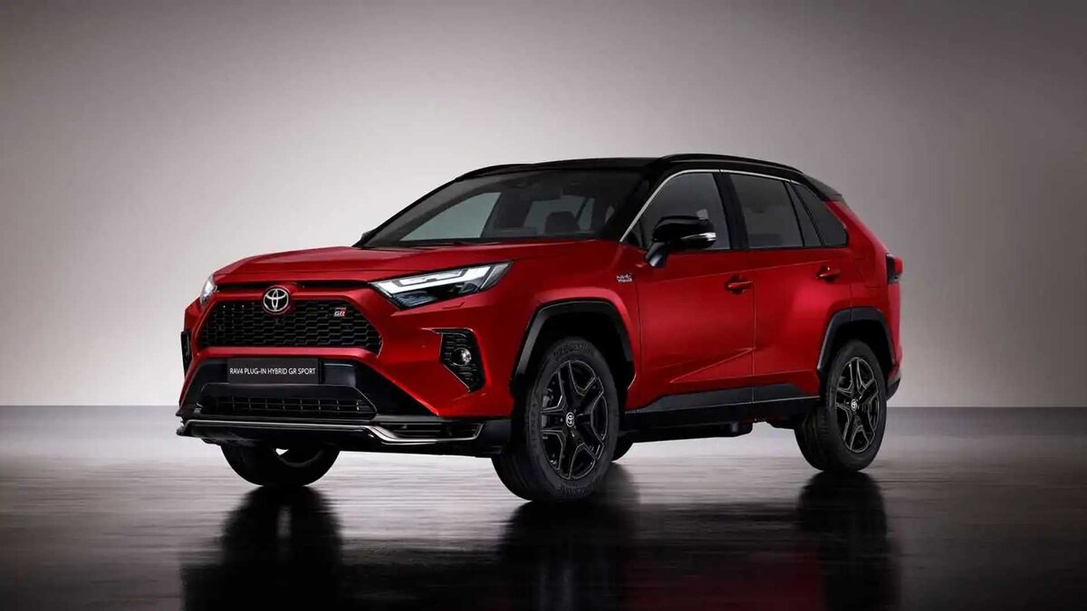 Toyota RAV4 — один из самых популярных автомобилей в сегменте SUV в России. Изображение: Toyota  📷

