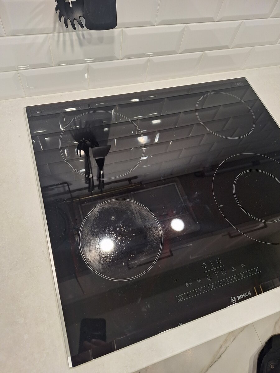 Пятна на конфорке от чистящего средства