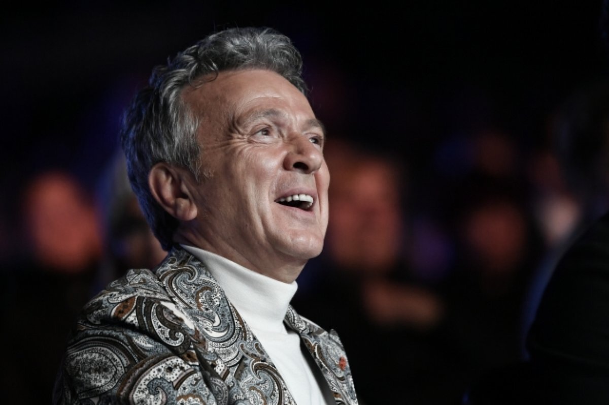    Певец Пупо заявил, что выступит в Кремлевском дворце ради «дела Мира»