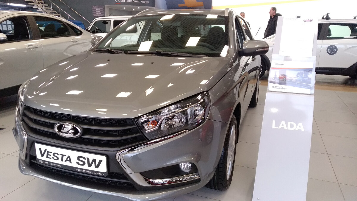 Моя Веста еще в автосалоне