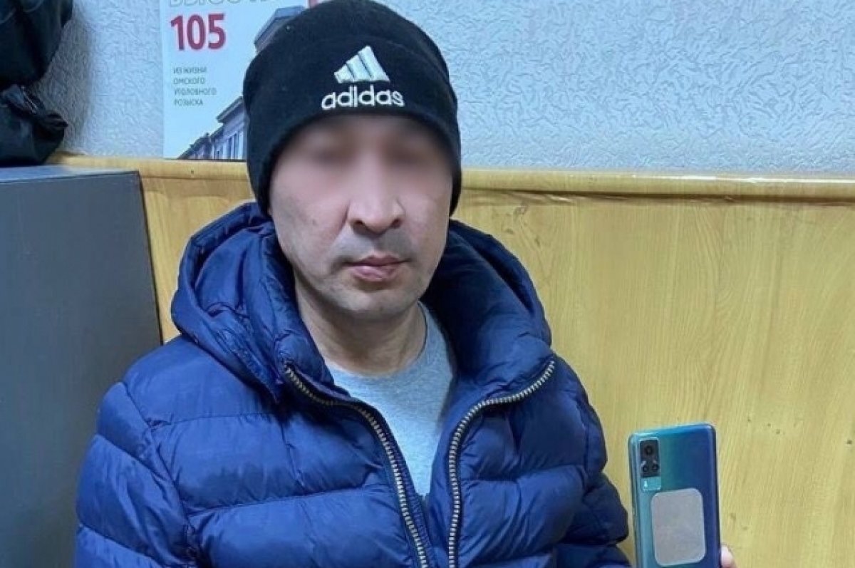    В Омске мужчина пытался забрать свой телефон у вора, но тот украл второй