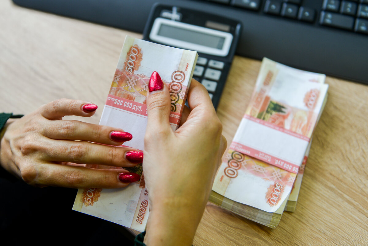 Доходы с части долгосрочных вкладов не будут облагаться налогом, сказал Петр Щербаченко