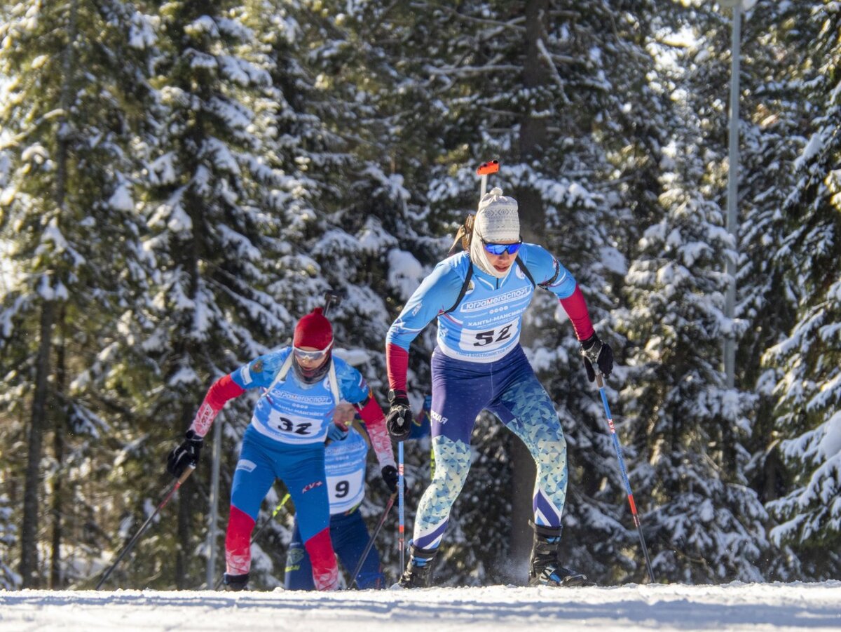    Савелий Коновалов и Кира Дюжева выиграли спринты на первенстве России по биатлону в Ханты-Мансийске