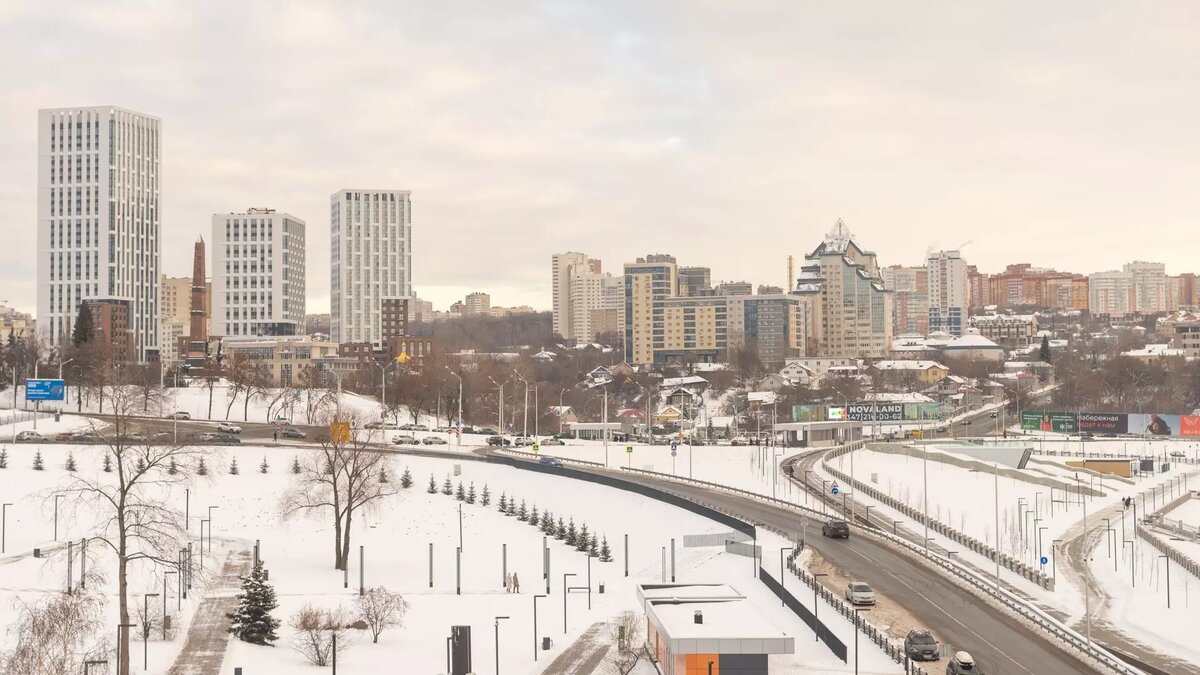     С территории дома животное вскоре переместилось в сквер имени Маяковского.
