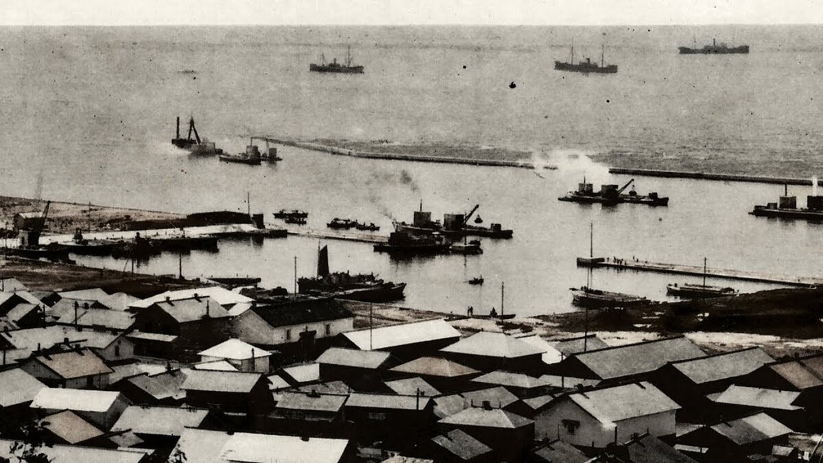 Невельск (Хонто) во времена губернаторства Карафуто. Фото взяты из открытых источников в интернете.