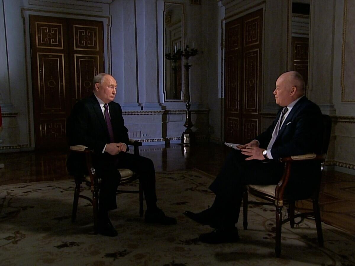    "Себя подбадривают". Путин об угрозах офицеров ФРГ ударить по Крымскому мосту© РИА Новости