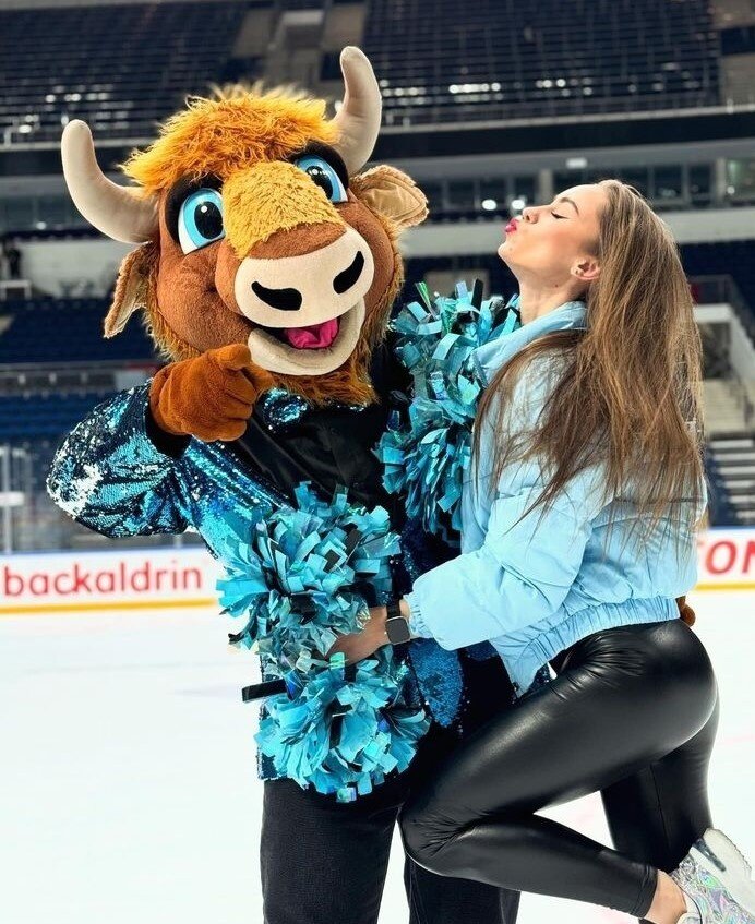 Танец с символом. Фото: Нина Акулич, «Инстаграмм»