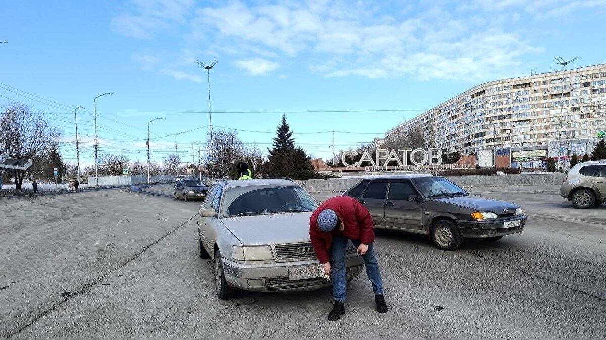    В Саратове инспекторы ДПС остановили 15 машин с грязными номерамиНовости Саратова и области – Сетевое издание «Репортер64»