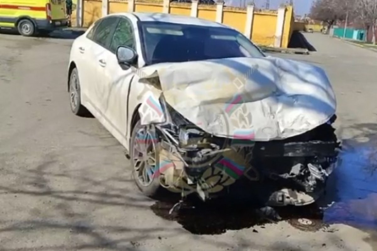    В Армавире в ДТП погиб водитель отечественного авто, врезавшись в забор