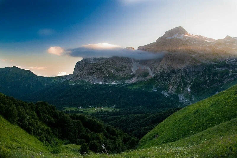 Живописное плато Лаго-Наки на Кавказе: где находится и как до него добраться на машине?
