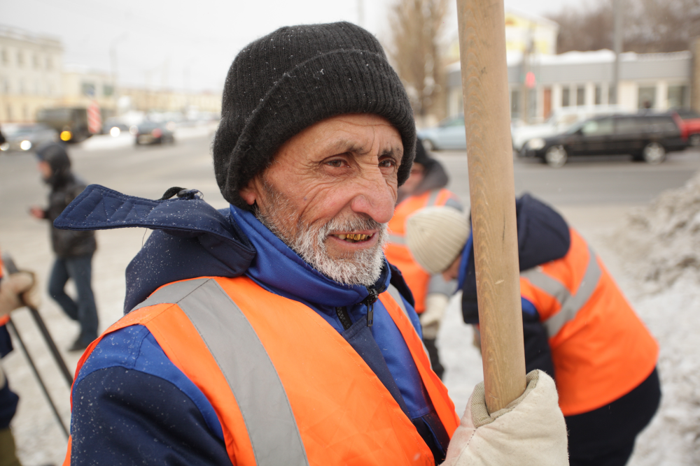 Ашуруфу Нуридину в 1992 году было уже 37 лет. Не замешан ли он в многочисленных преступлениях на почве этнической ненависти в Таджикистане? Никто не проверял... Фото: tomsk-novosti.ru