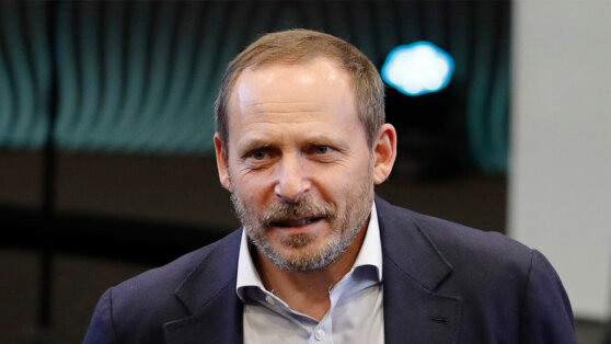    ЕС снял санкции с бывшего главы "Яндекса" Воложа и еще двух физлиц Алина Городниченко