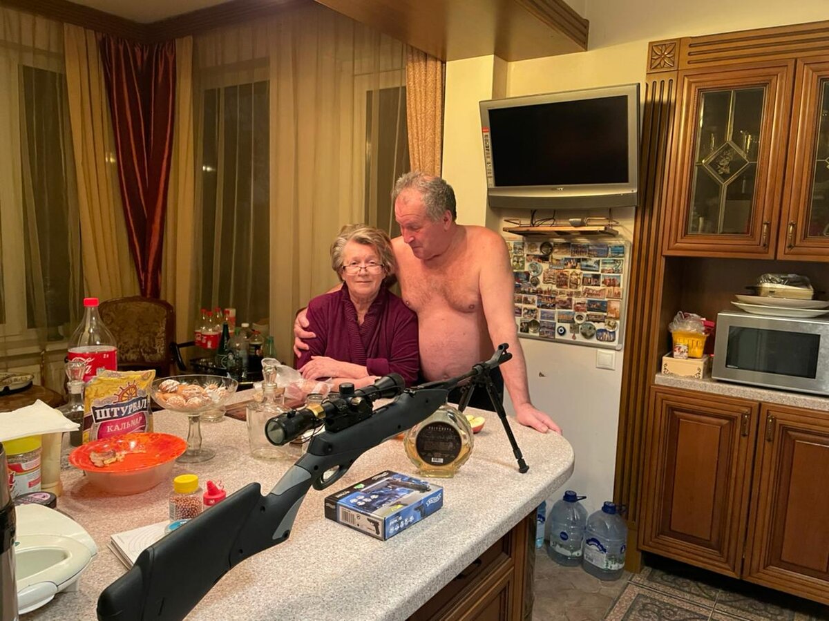 Дома с мужем 23 Февраля