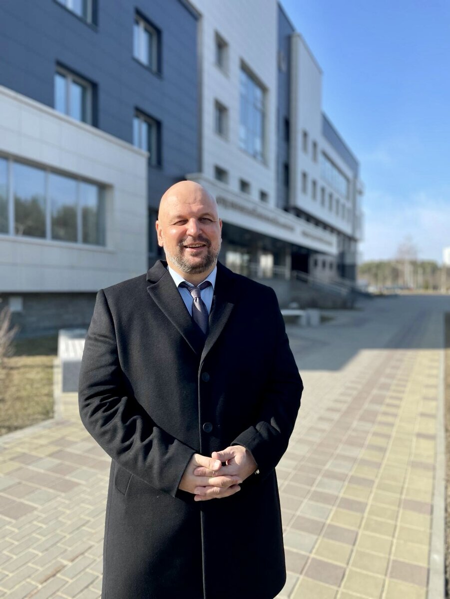 Афонский Сергей Николаевич, стаж работы судьей и заместителем председателя районного суда по гражданским делам 10 лет