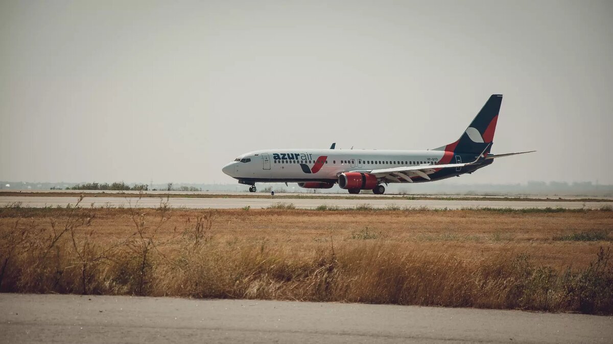     Более того, аэропорт имени А. М. Карбышева уже не может выдерживать увеличивающийся пассажиропоток.