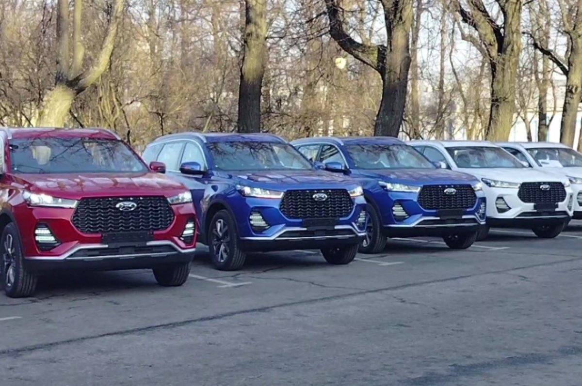   В Петербурге показали автомобили X-Cross7 – их начнут продавать в апреле