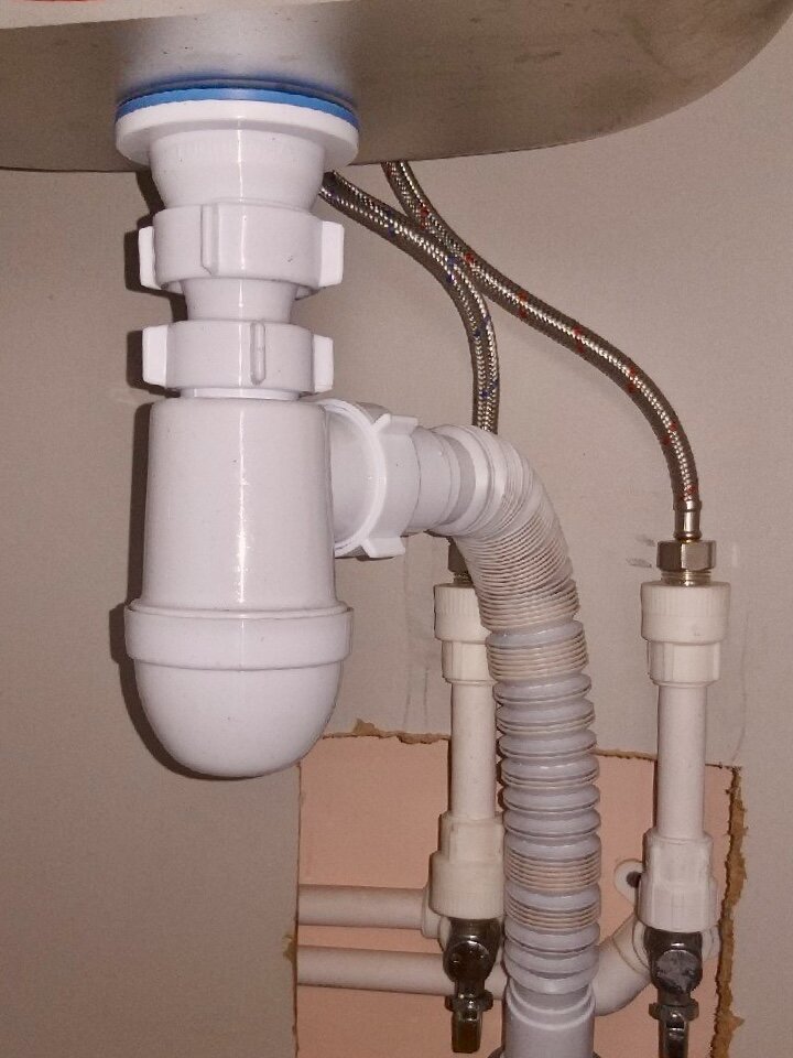 Здесь видна резинка слива