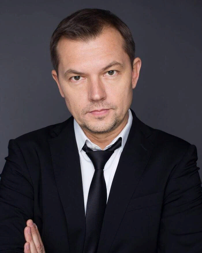 Еще один популярный российский актер тихо осуждает Россию, но ...