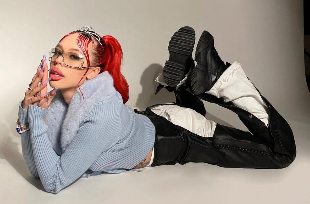 Инстасамка. Типичный представитель вида бройлеров: "я, мне, мое"