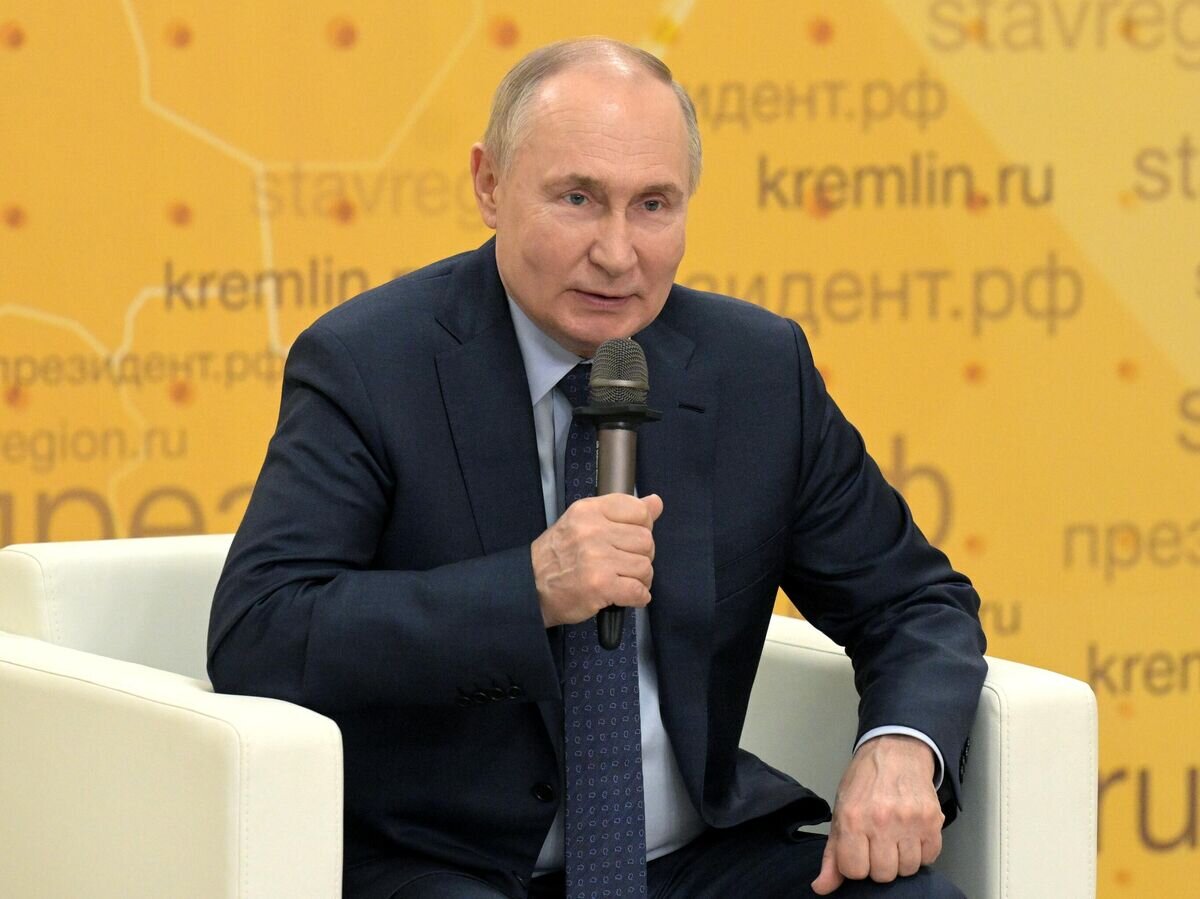    Президент РФ Владимир Путин во время встречи с представителями агропромышленного комплекса в Ставрополе© РИА Новости / Алексей Никольский