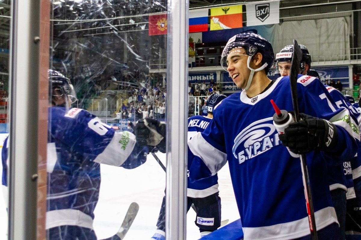    Регулярный чемпионат ВХЛ «Буран» отпраздновал выходом в плей-офф.