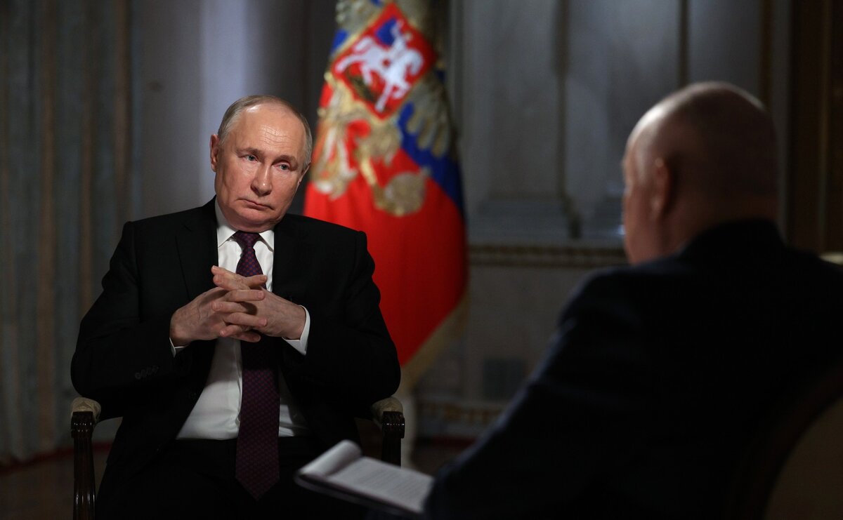 Российский лидер Владимир Путин дал большое интервью журналисту Дмитрию Киселёву.
