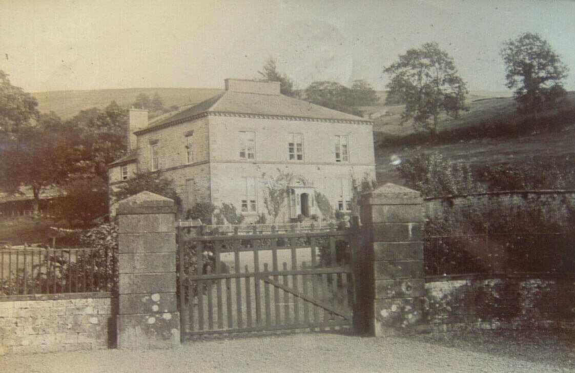 Старая фотография дома Майлза - Whernside Manor