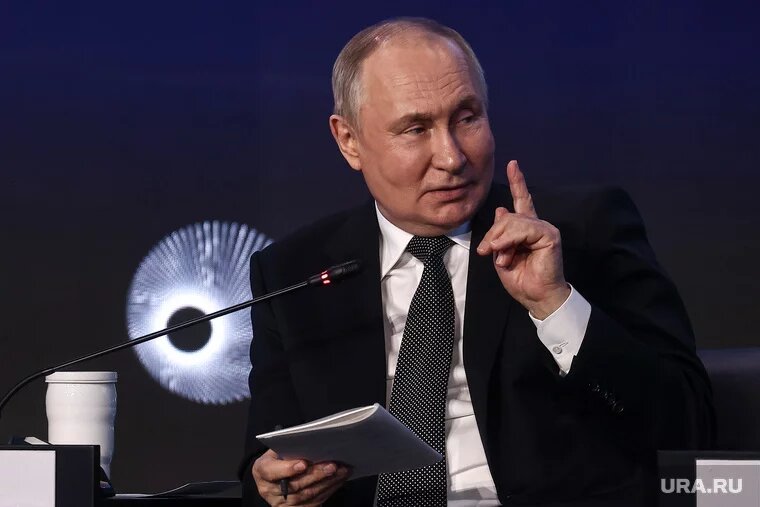 Владимир Путин поддержал инициативу Госдумы об увеличении налогов для богатых россиян
Фото: Владимир Андреев © URA.RU