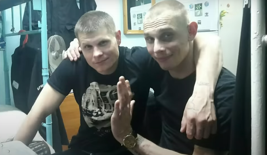 Слева - Максим Бочкарев, справа - Игорь Сафонов