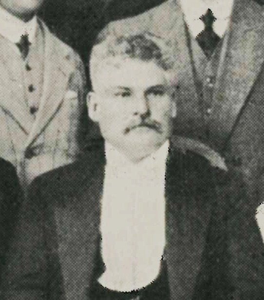 Александр Алексеевич Битков 1871 года рождения, покровский мещанин, запасный фельдфебель, ружейный мастер-практик, купец 2-й гильдии, владелец оружейных магазинов, слесарно-сборочной мастерской и оптового склада на Б. Лубянке