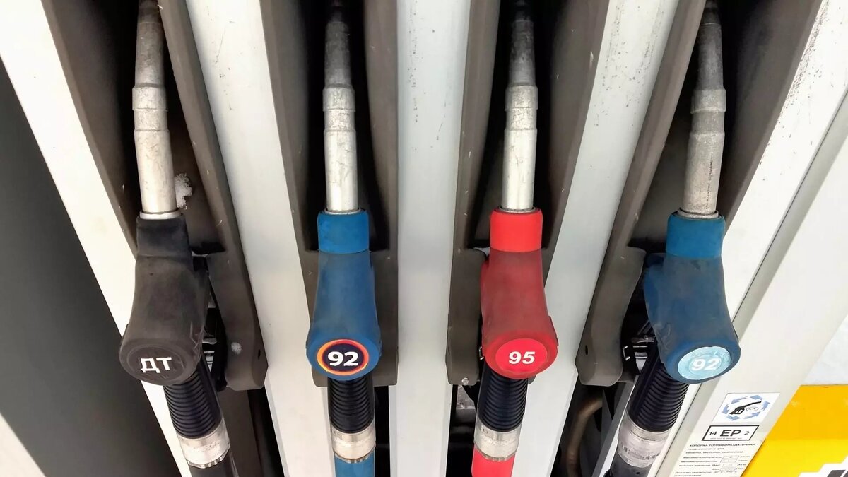     Биржевая цена бензина увеличилась после нанесенных дронами ВСУ ударов по нефтеперерабатывающим заводам в российских регионах. Атаке подверглось предприятие и в Нижегородской области.