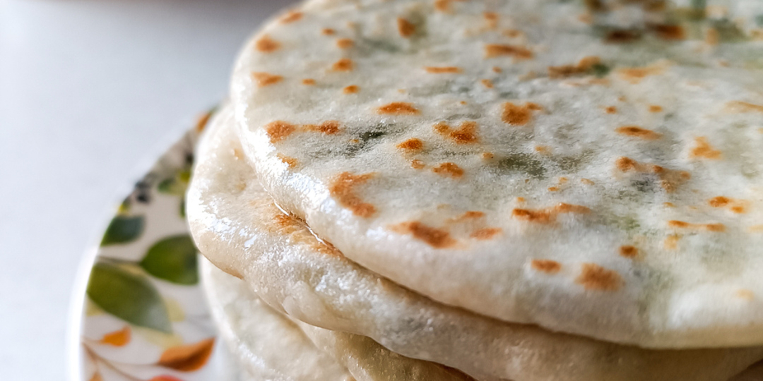 Хычины с сыром и зеленью