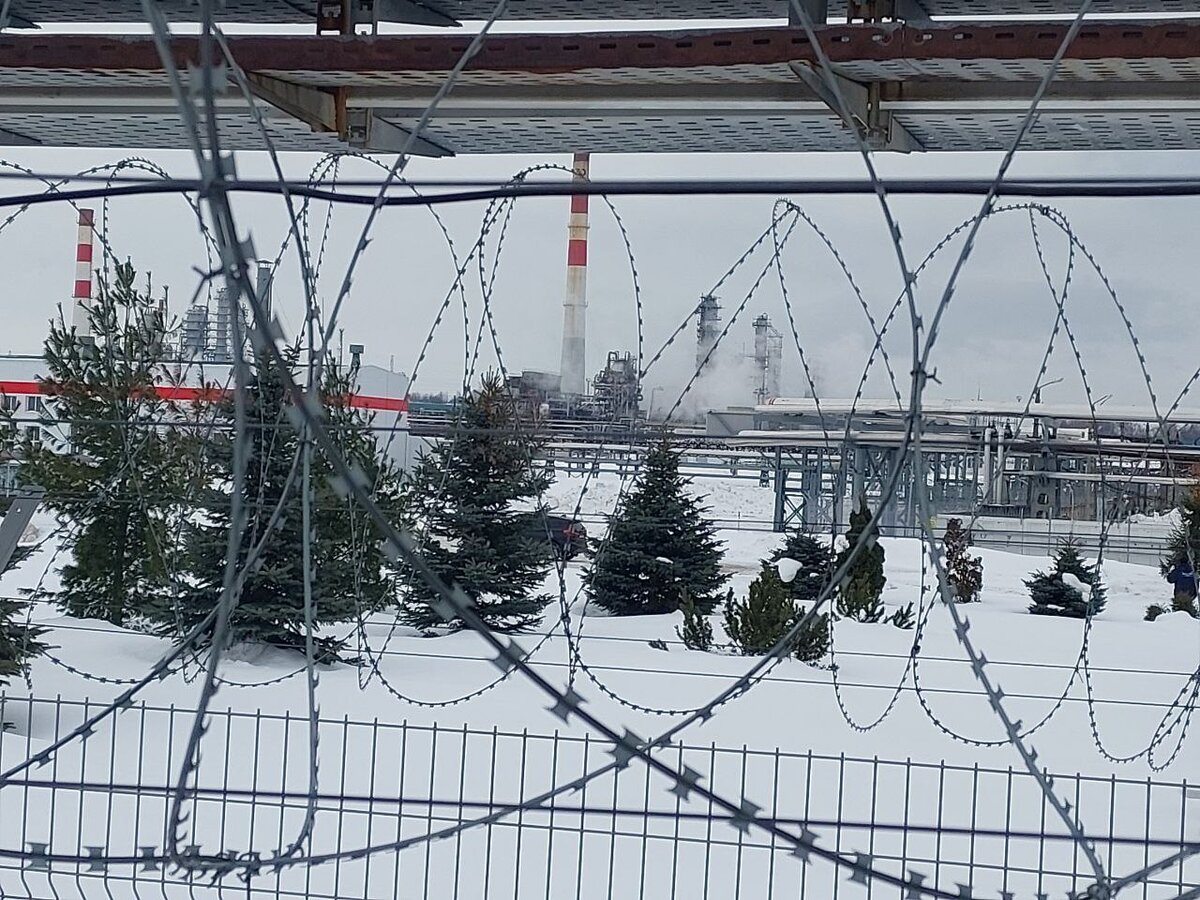 Кроме нижегородского, атаке подверглись нефтеперерабатывающие заводы еще в двух областях РФ.  Фото: ФедералПресс / Иван Бушман