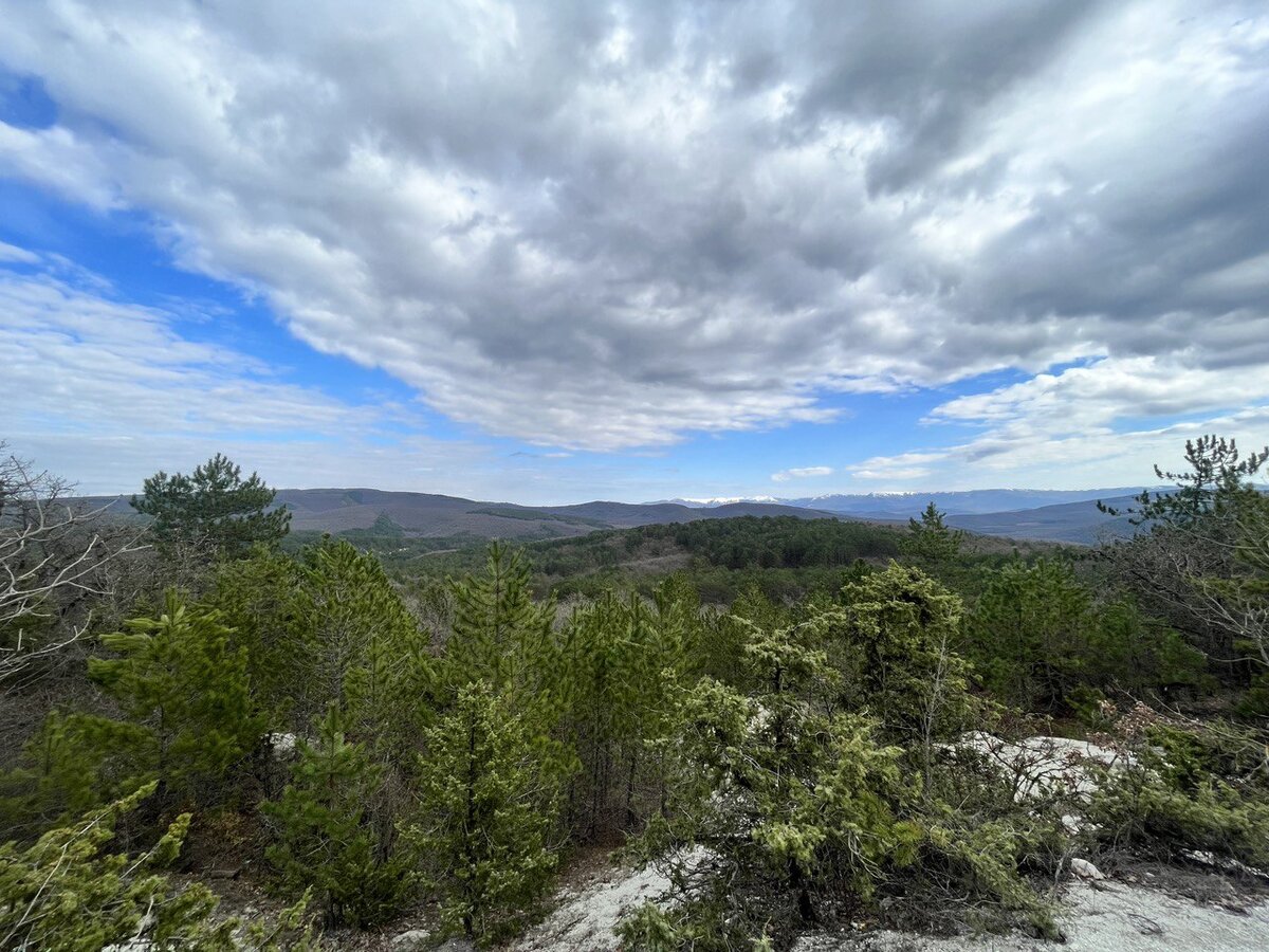 Ощущение момента в районе пещерного города Тепе-Кермен (Крым, Бахчисарайский район)