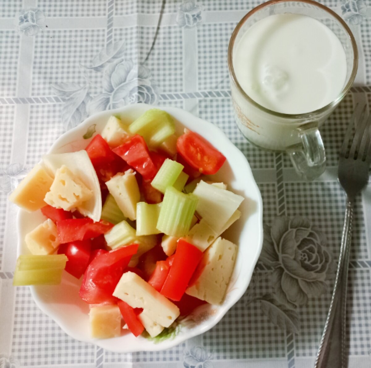 Типичный ужин худеющей удалёнщицы