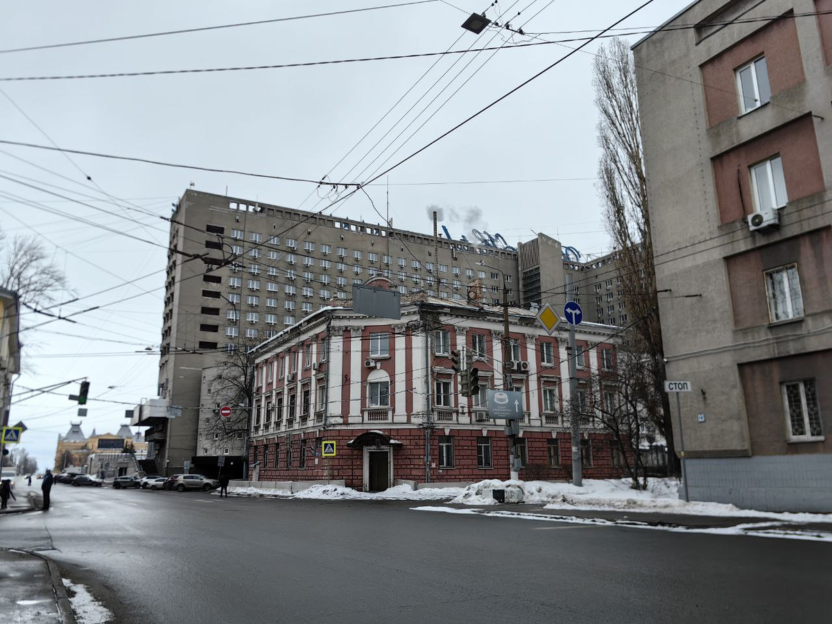 Жаль, что дома 19 века на Советской перекликаются с советской застройкой – выглядит это все-таки грустно 